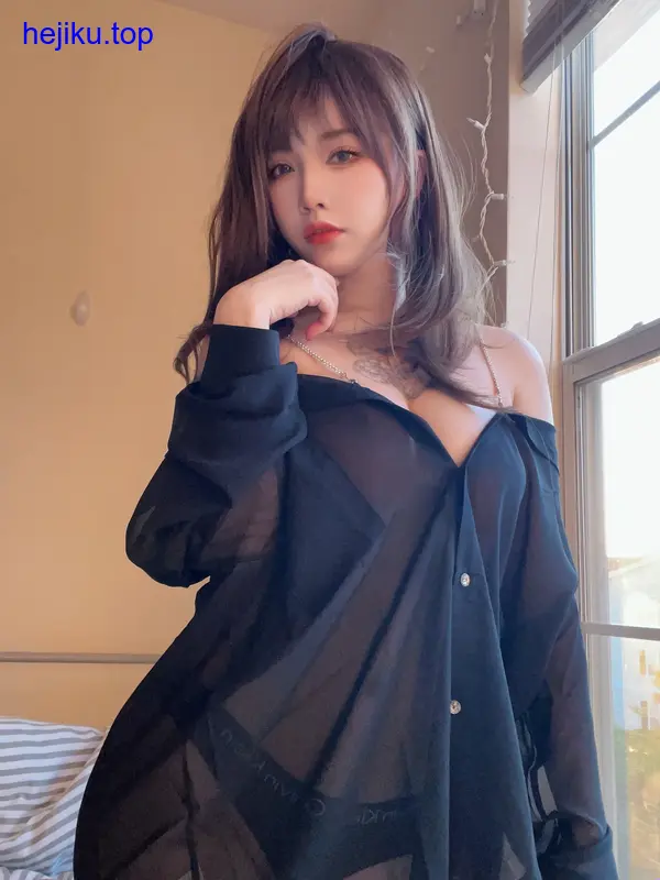 狐洛洛子ins照片真的太有了,每一张都是艺术品 狐洛洛子ins照片真的太有了,每一张都是艺术品 - 图1