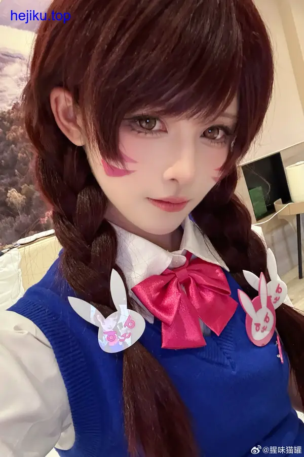 腥味猫罐早期擦边照，这些细节你get了吗？ - 图1