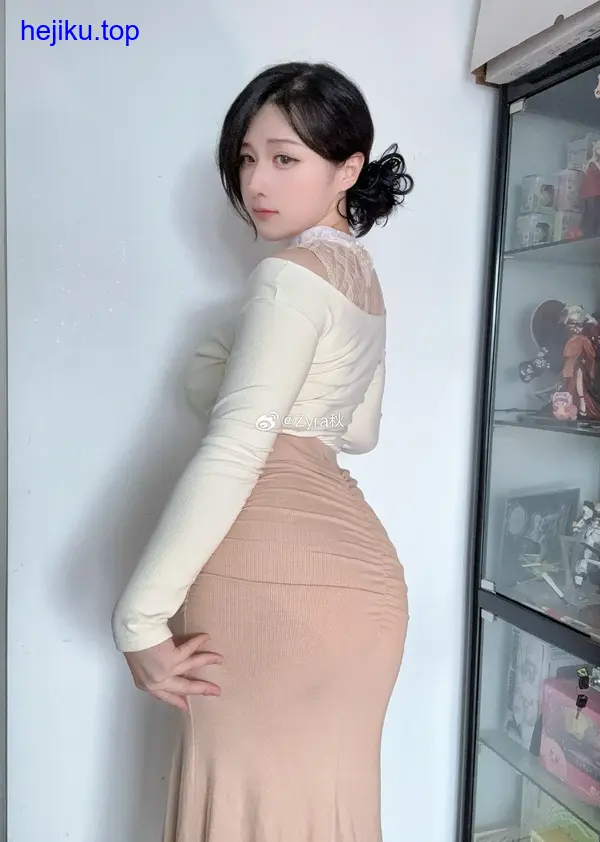 Zyra秋cosplay的那些惊艳瞬间，你绝对不能错过 - 图1