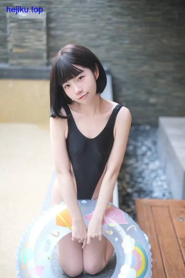 可可小白兔的cos照片太惊艳，看完我直接被圈粉了 - 图2