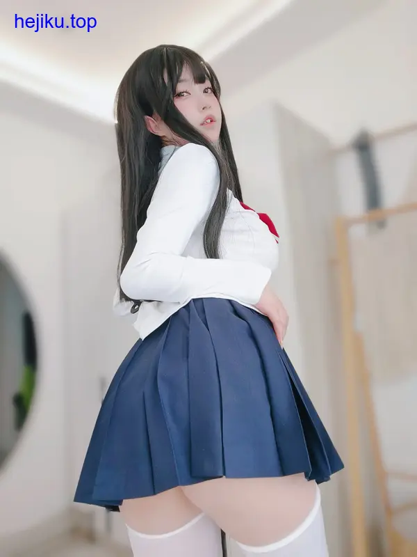 女主K微密圈文章配图，便利店夜班主题，深夜氛围感