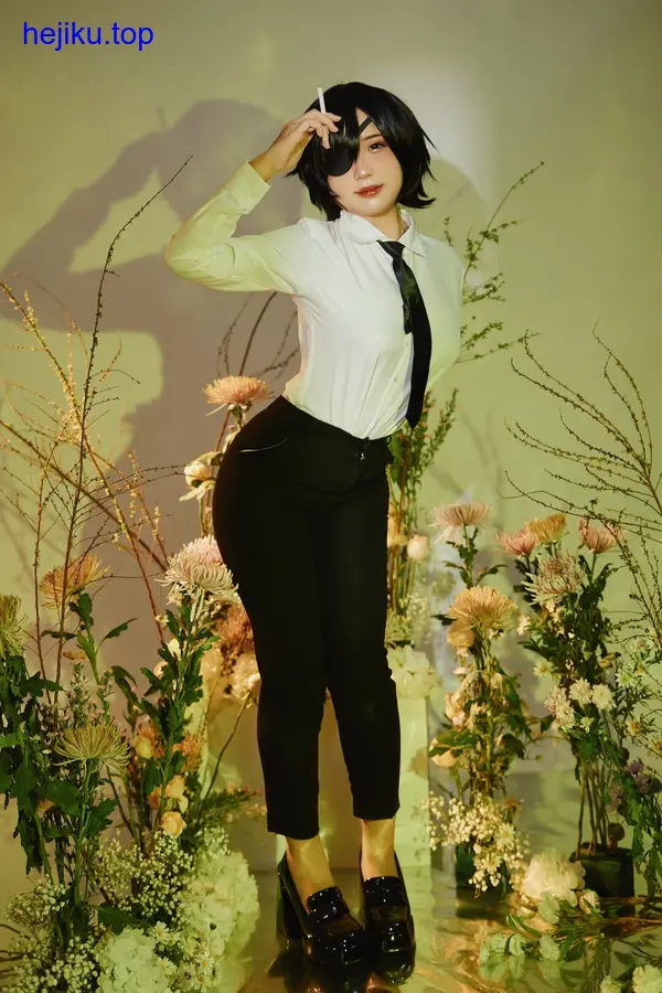 puypuy蝴蝶特写高清图片，翅膀花纹和绒毛细节精致