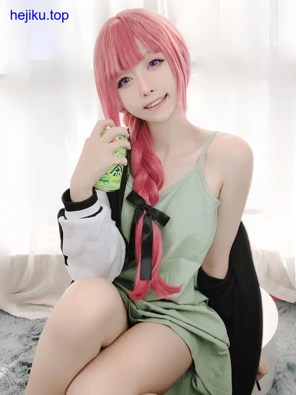 朝雾爱三月七服装细节